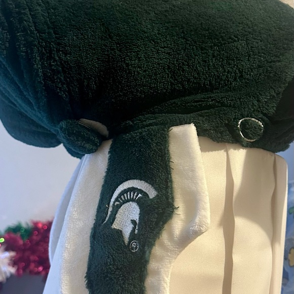 Comfy critters Michigan State huggable, blanket - Picture 3 of 4